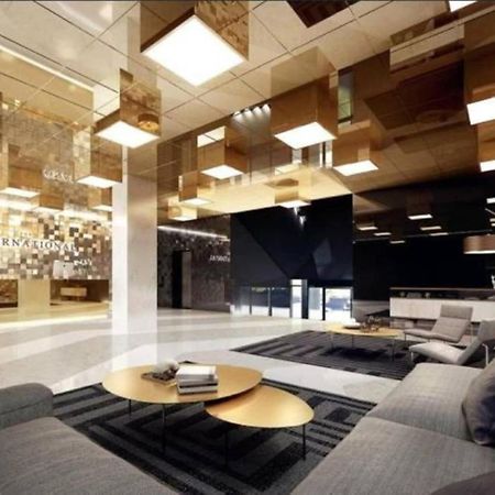 Mega Style Apartments The International Melbourne Luaran gambar