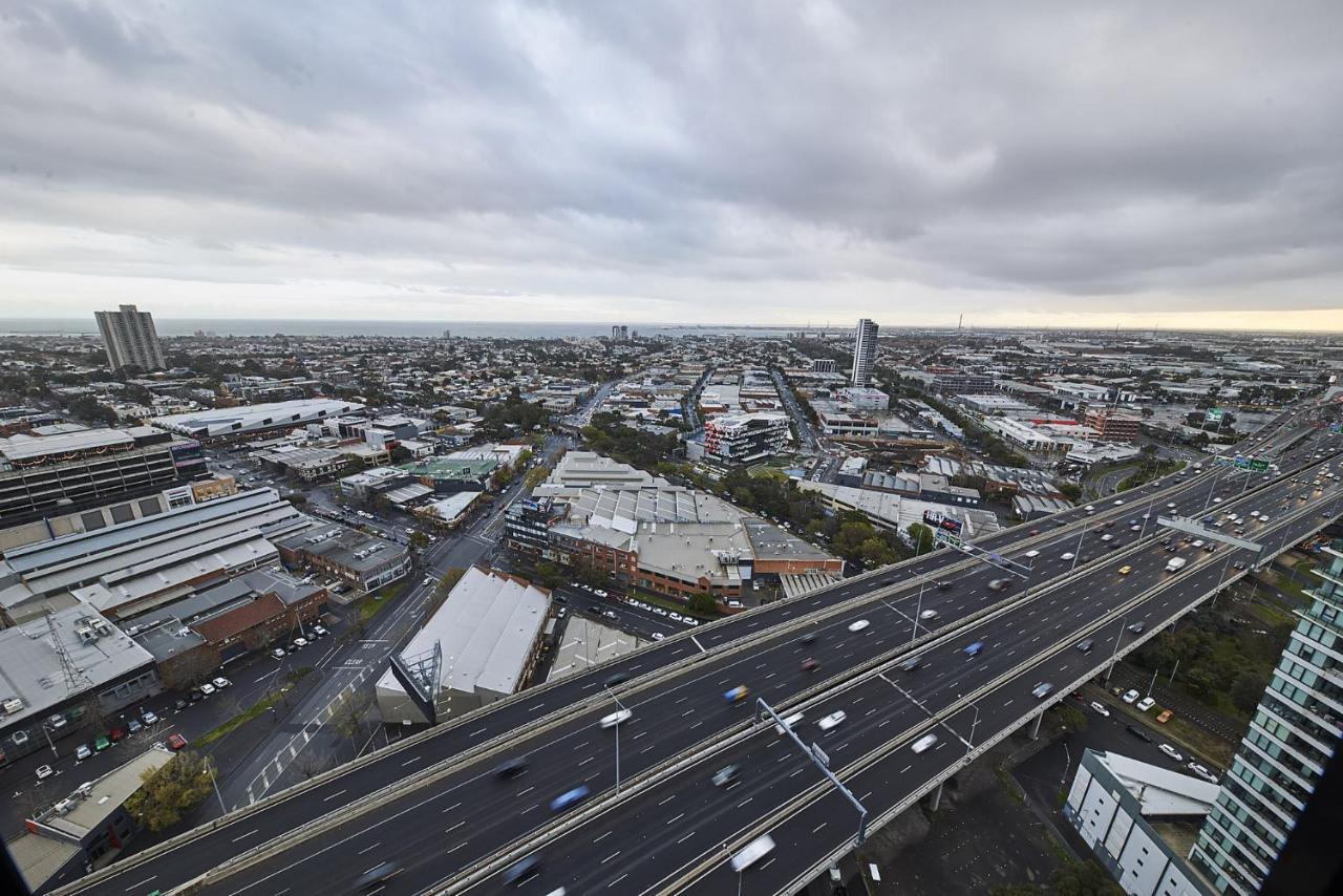 Mega Style Apartments The International Melbourne Luaran gambar