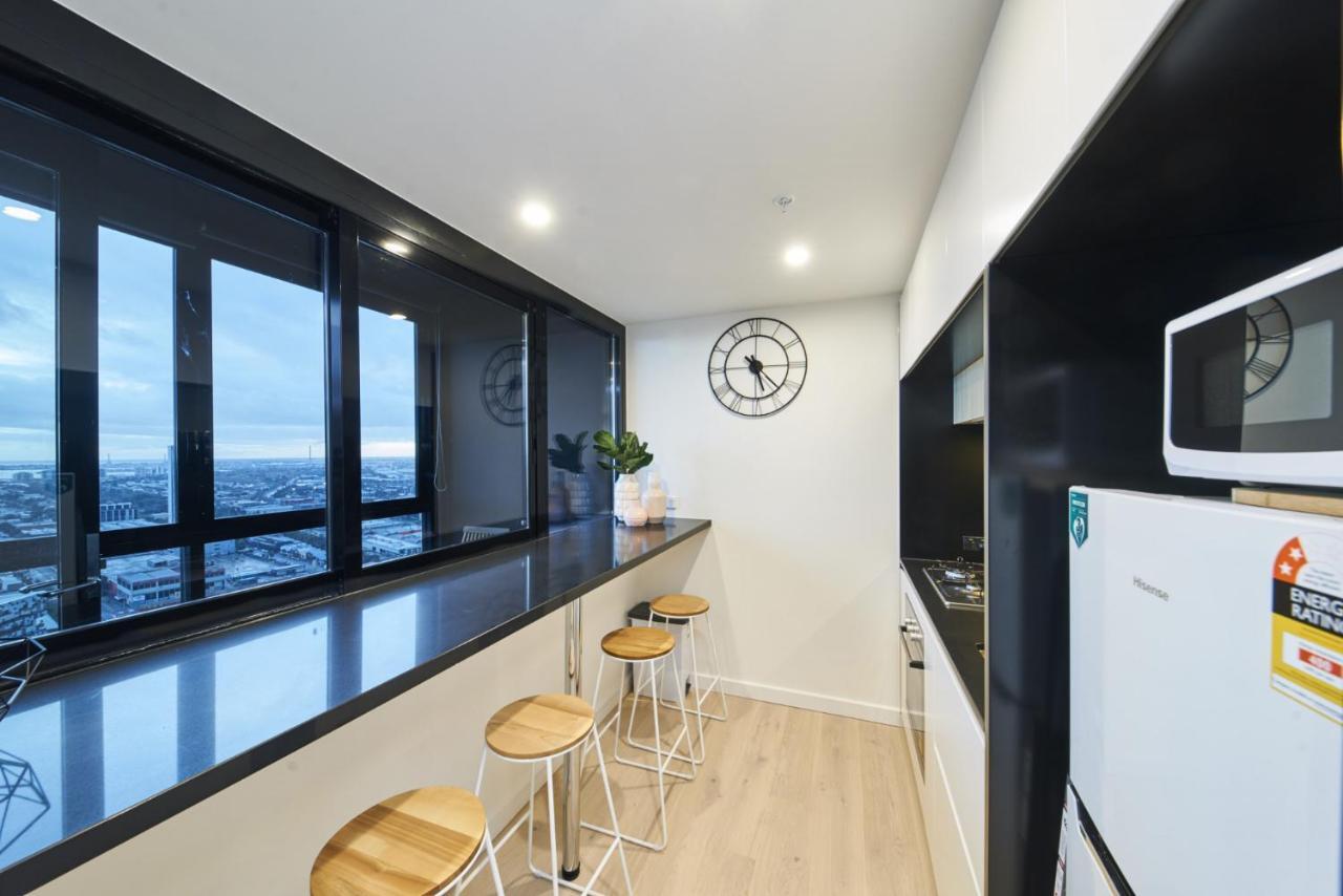 Mega Style Apartments The International Melbourne Luaran gambar